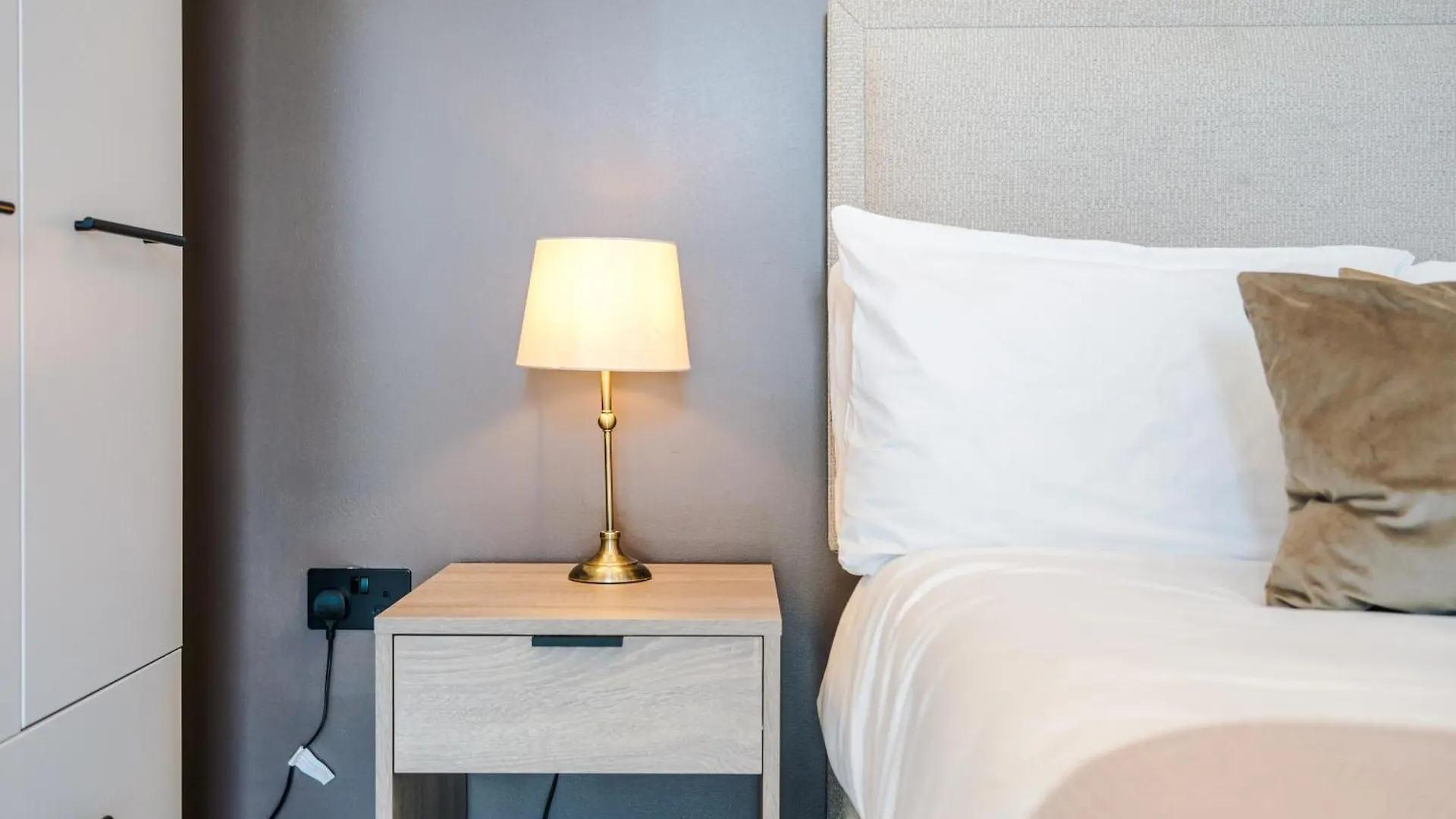 Premium 3 Bed Apartment City Centre - Free Parking Leeds