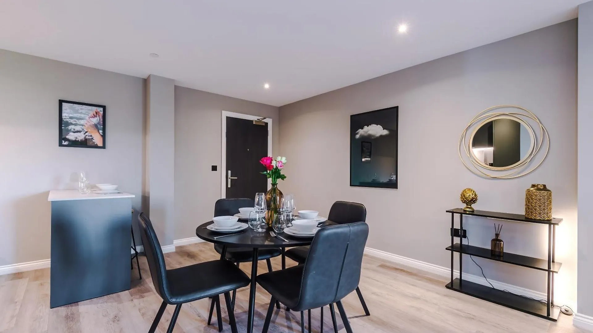 Premium 3 Bed Apartment City Centre - Free Parking Leeds