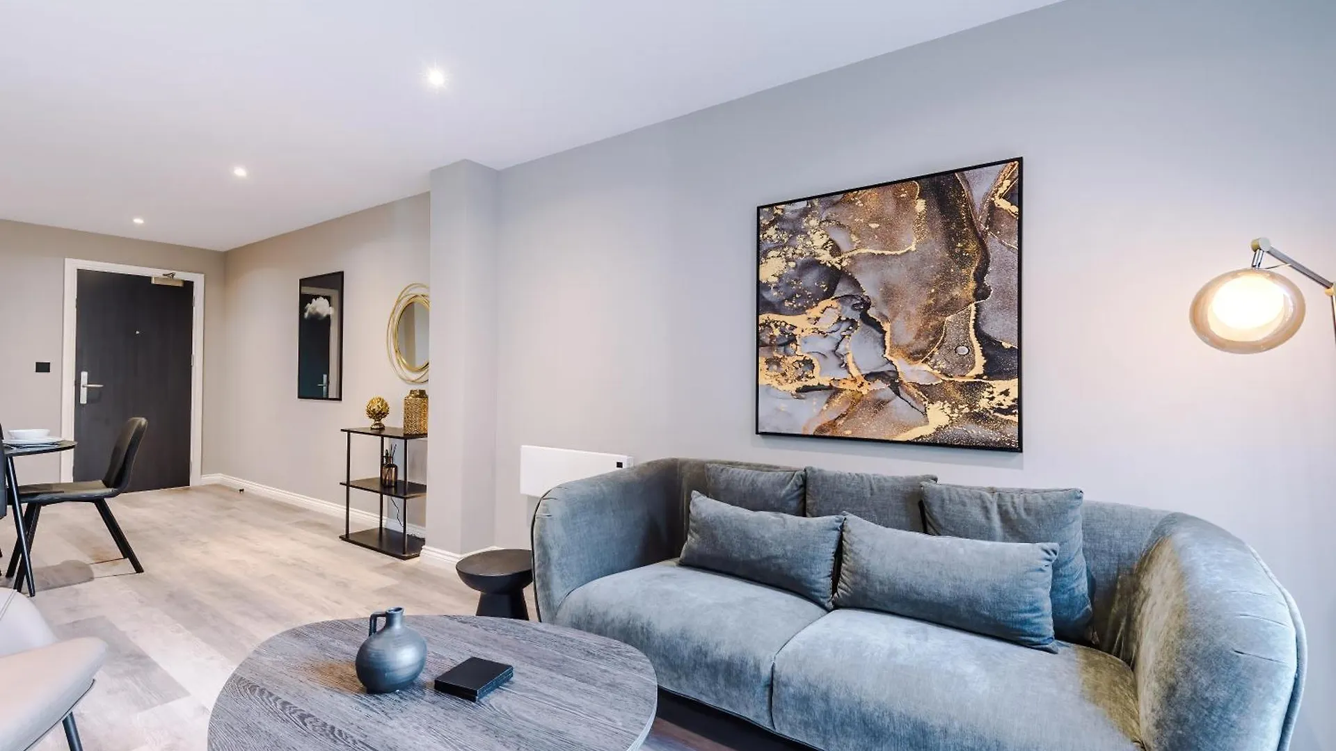 Premium 3 Bed Apartment City Centre - Free Parking Leeds  Leeds (West Yorkshire)