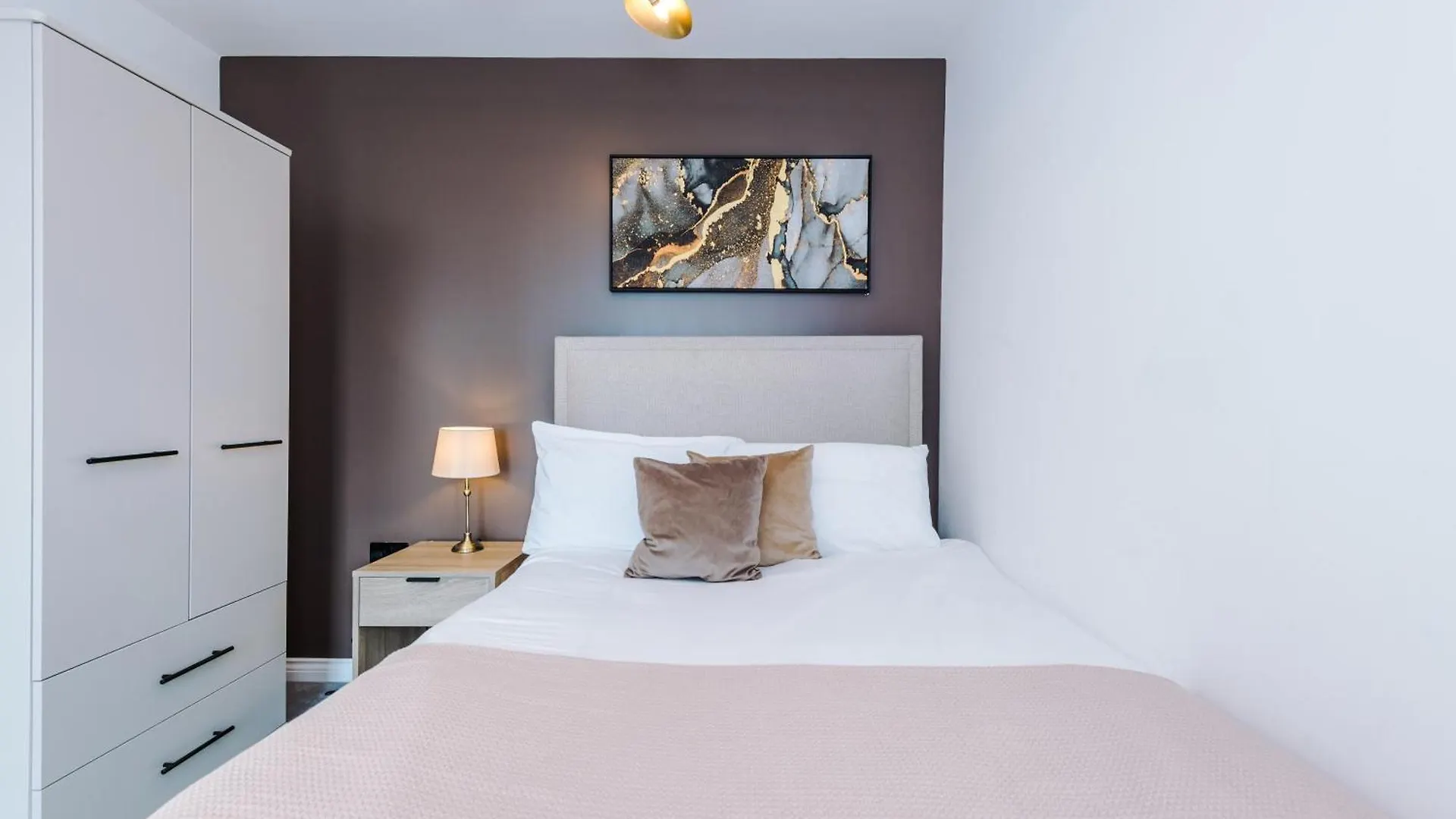 Premium 3 Bed Apartment City Centre - Free Parking Leeds