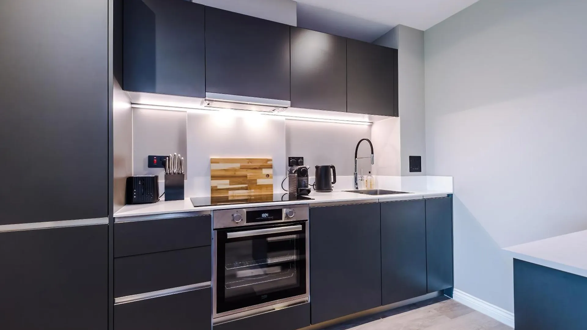 Premium 3 Bed Apartment City Centre - Free Parking Leeds  Leeds (West Yorkshire)