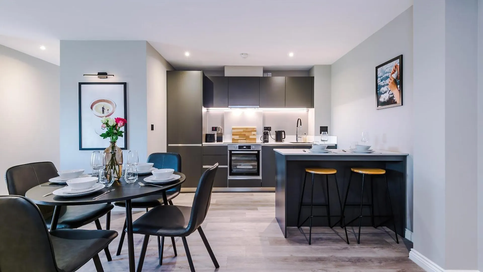Premium 3 Bed Apartment City Centre - Free Parking Leeds